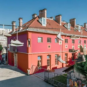 ** Hostel Celica Szlovénia